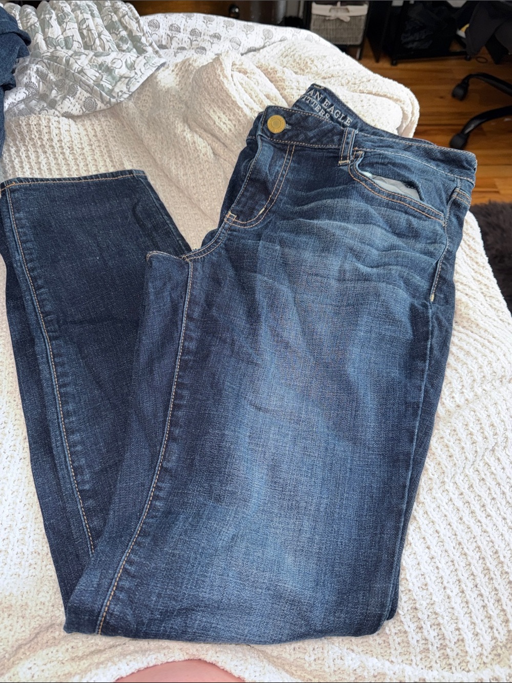 American Eagle Outfitters Women's Dark Wash supper sketch Jeggings